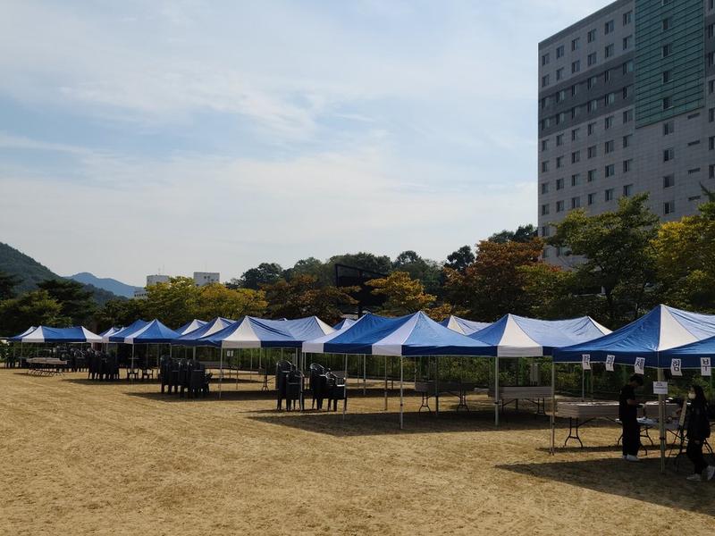코코렌탈 대전 서구, 유성점 - 대학교 축제 천막, 테이블, 의자 렌탈 설치